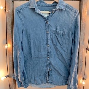 American eagle boyfriend denim shirt!